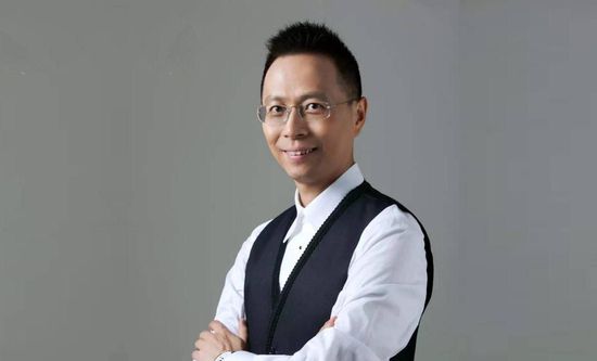 饥渴少妇的舌吻