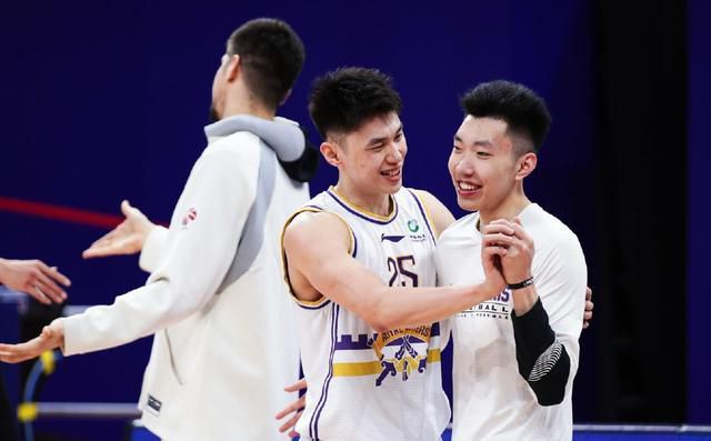 老师的大奶子