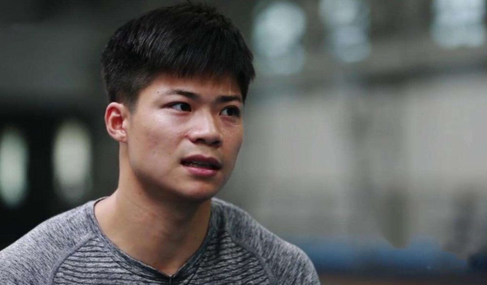 美女胸被男人狂揉扒开